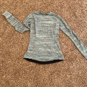 pretty green long sleeve lulu top